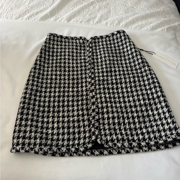 Black and White Houndstooth Skirt - Picture 2 of 3